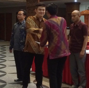  Steven Guntur menerima amanah sebagai Koordinator PPI Dunia 2015/2016 (Dokumentasi Grace Fiona) 